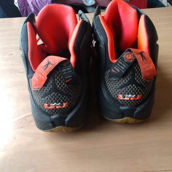 Nike LeBron XII 12 Court Vision Sneakers Men's Size 15 2015 - Picture 3 of 7